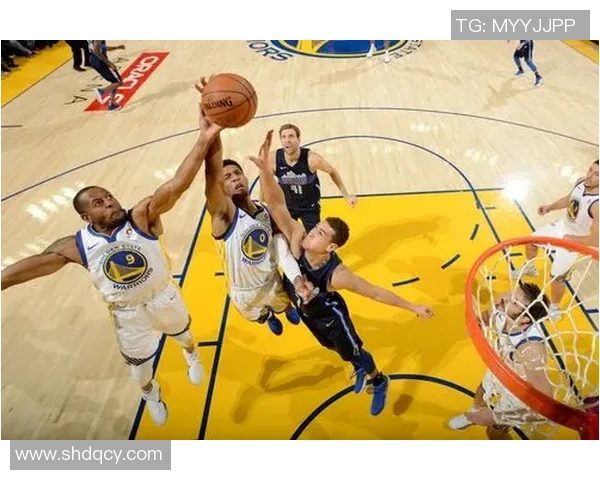 勇士与小牛2015至2016赛季精彩对决回顾与分析