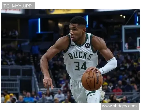 字母哥愤怒撕裂球衣雄鹿惨败后更衣室内冲突不断引发热议